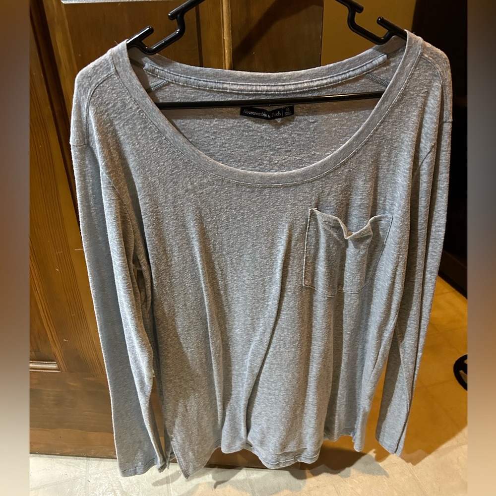 Abercrombie & Fitch scoop neck t shirt